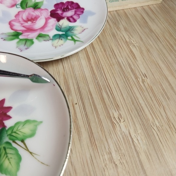 Occupied Japan Handpainted 4" Floral Decorative Set/3 Plates, Trinket Dish Hangs - Picture 6 of 14